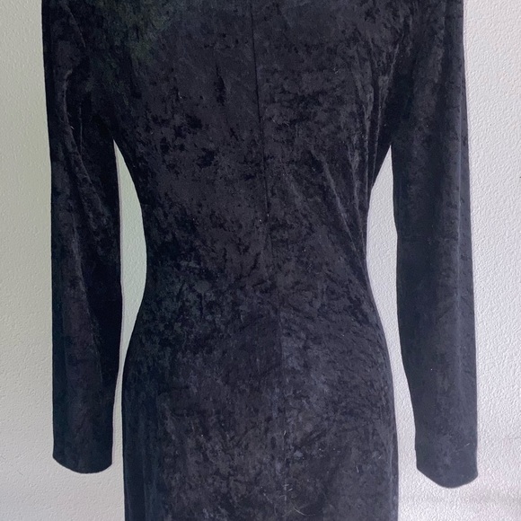 All That Jazz Velvet Dress - Picture 3 of 6